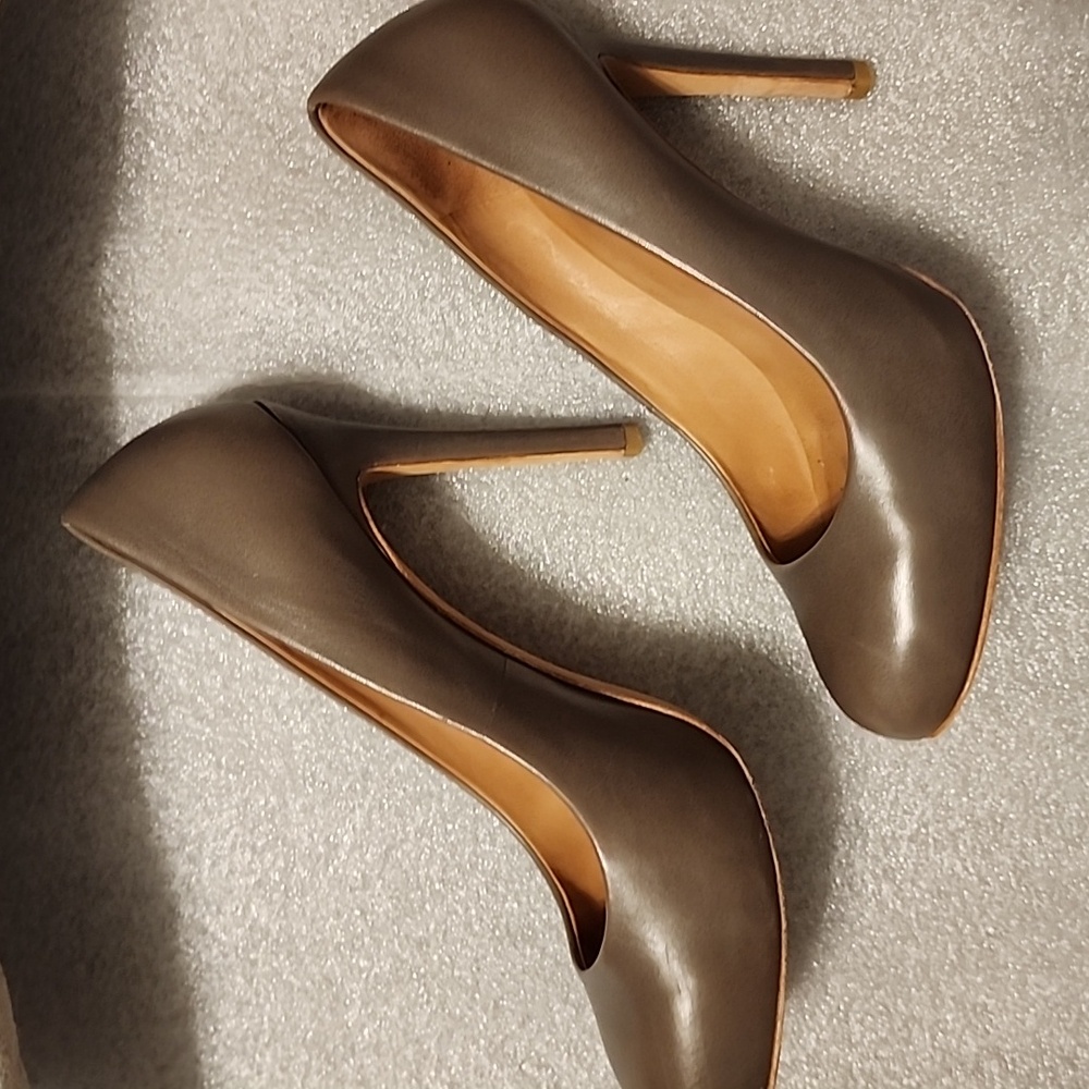 Ann Taylor Perfect Pump Elle Hidden Platform Taupe Pumps Heels Women's Ladies 7